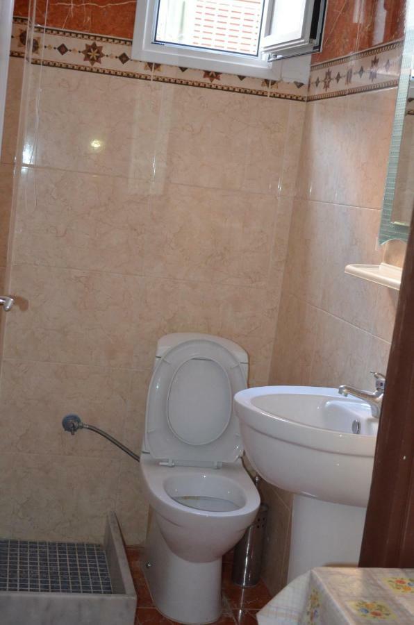 Palatino Studios Лутра Едипсу Екстериор снимка